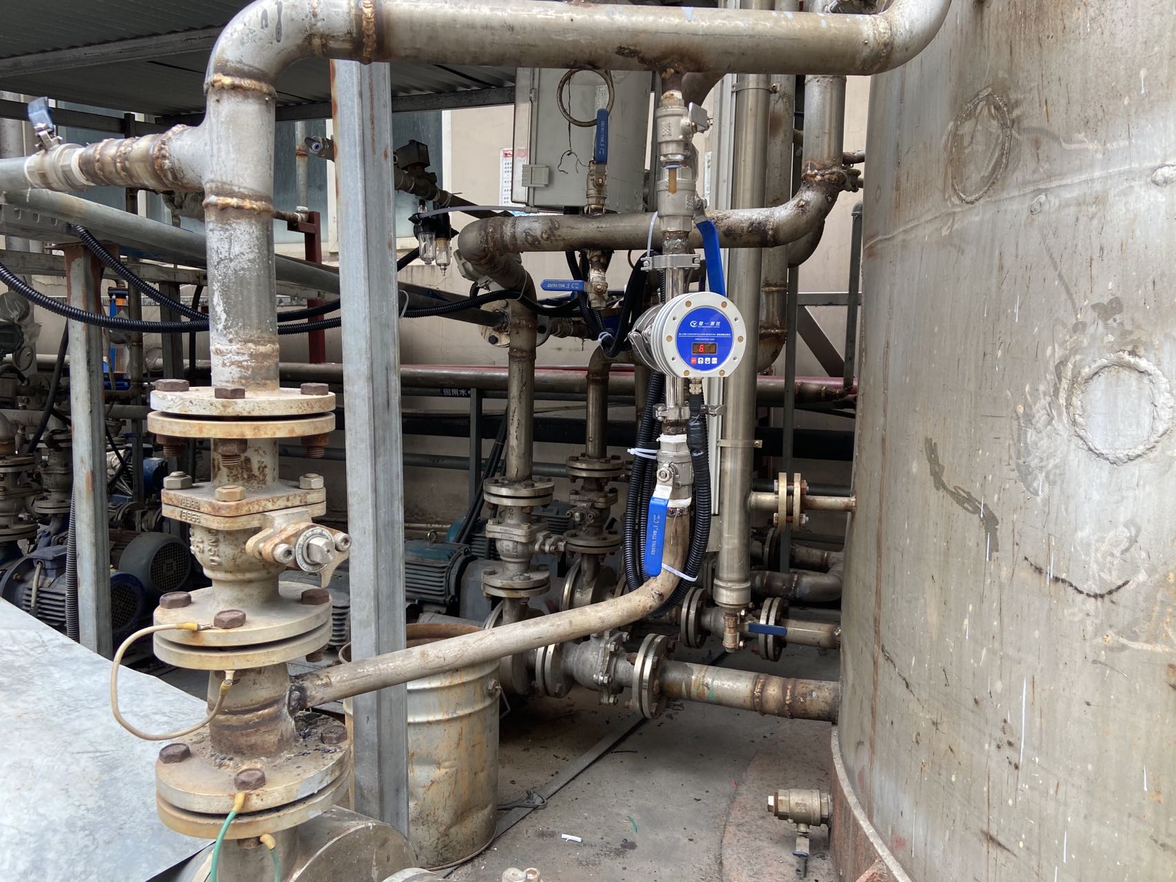 DMF在線折光儀在皮革行業(yè)干法工藝實(shí)際應(yīng)用