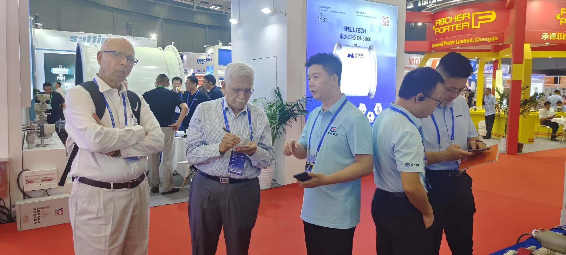 楚一測(cè)控展臺(tái)盛況