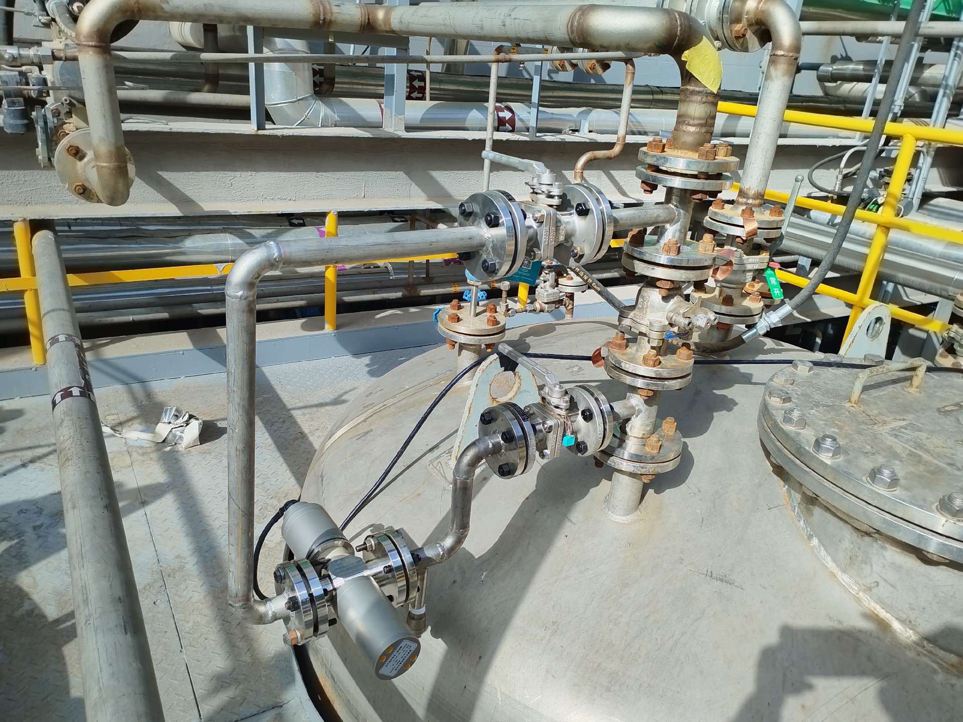 楚一測(cè)控乙腈含水量分析儀