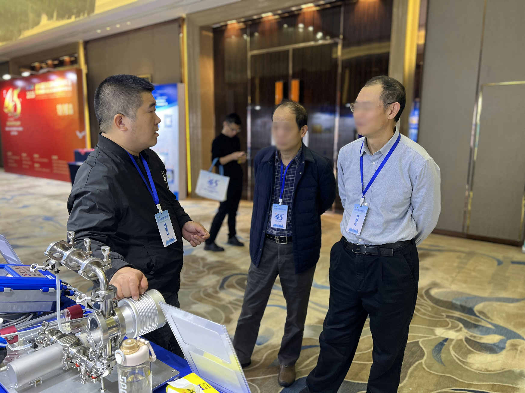 第45屆無(wú)機(jī)酸堿鹽學(xué)術(shù)年會(huì)楚一測(cè)控現(xiàn)場(chǎng)